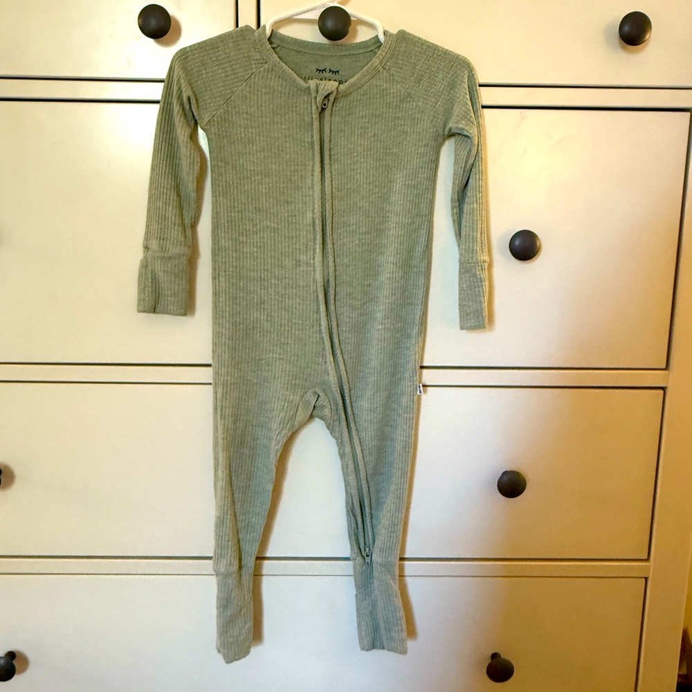 Little sleepies ribbed zippy